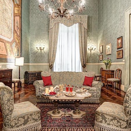 Arthouse Lady Marys Tribunali Luxury Suite Naples Luaran gambar