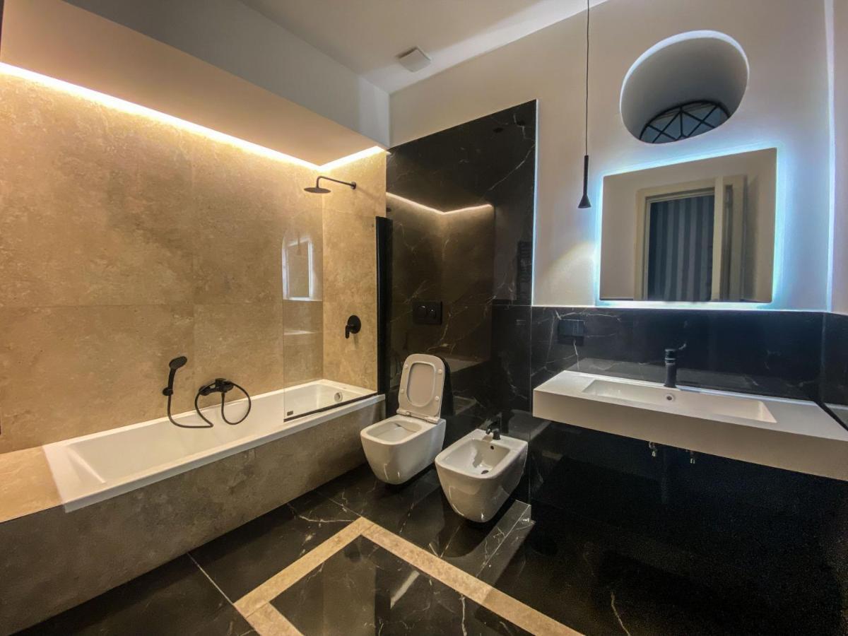 Arthouse Lady Marys Tribunali Luxury Suite Naples Luaran gambar