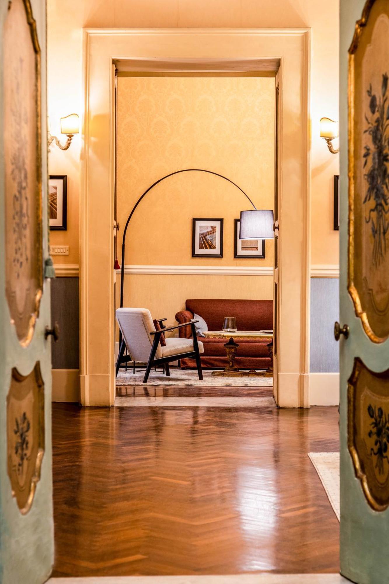 Arthouse Lady Marys Tribunali Luxury Suite Naples Luaran gambar